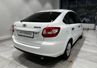 Подержанный автомобиль LADA (ВАЗ) Granta Hatchback 2018 года (6 фото)