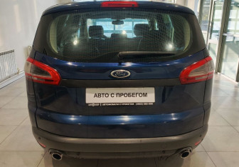 Подержанный автомобиль Ford S-MAX 2011 года (5 фото)