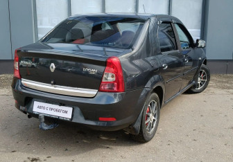 Подержанный автомобиль Renault Logan Sedan 2010 года (6 фото)