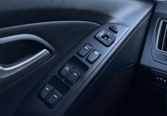 Подержанный автомобиль Hyundai ix35 2012 года (16 фото)