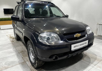 Подержанный автомобиль Chevrolet Niva 2013 года (3 фото)