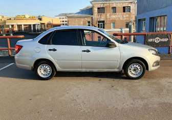 Подержанный автомобиль LADA (ВАЗ) Granta Sedan 2019 года (4 фото)