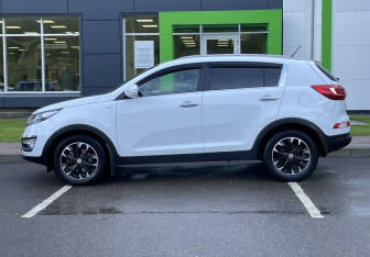 Подержанный автомобиль Kia Sportage 2012 года (8 фото)