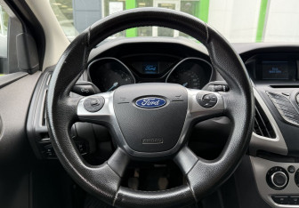 Подержанный автомобиль Ford Focus Sedan 2012 года (12 фото)