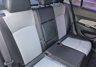 Подержанный автомобиль Chevrolet Cruze Hatchback 2013 года (11 фото)