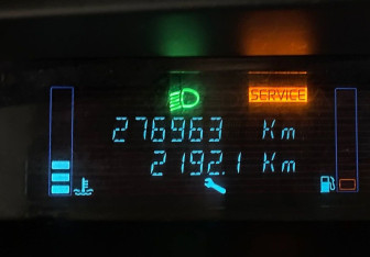 Подержанный автомобиль Renault Scenic 2005 года (12 фото)