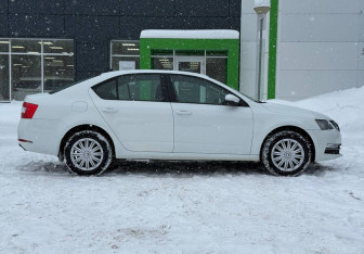 Подержанный автомобиль Skoda Octavia Liftback 2019 года (5 фото)