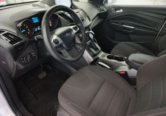 Подержанный автомобиль Ford Kuga 2014 года (9 фото)