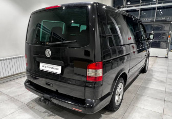 Подержанный автомобиль Volkswagen Multivan 2006 года (6 фото)
