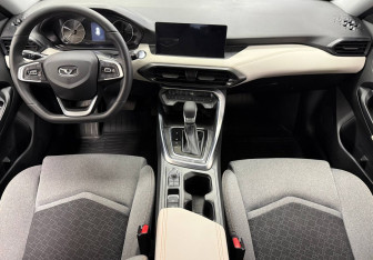 Подержанный автомобиль Kaiyi E5 2023 года (11 фото)