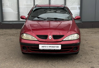 Подержанный автомобиль Renault Megane Sedan 2001 года (2 фото)