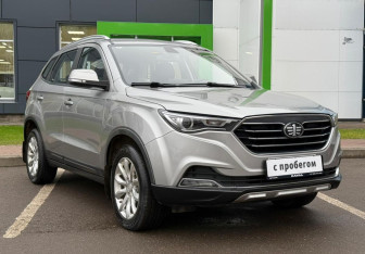 Подержанный автомобиль FAW Besturn X40 2021 года (3 фото)