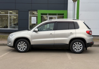 Подержанный автомобиль Volkswagen Tiguan 2011 года (8 фото)