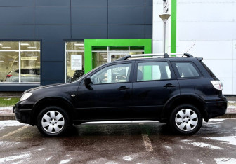 Подержанный автомобиль Mitsubishi Outlander 2007 года (7 фото)