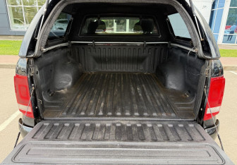 Подержанный автомобиль Volkswagen Amarok 2010 года (17 фото)