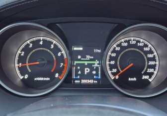 Подержанный автомобиль Mitsubishi Outlander 2011 года (13 фото)