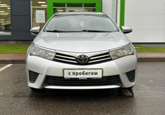 Подержанный автомобиль Toyota Corolla Sedan 2014 года (2 фото)