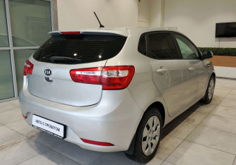 Подержанный автомобиль Kia Rio Hatchback 2014 года (5 фото)