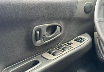 Подержанный автомобиль Mitsubishi Pajero Sport 2006 года (14 фото)