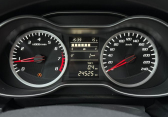 Подержанный автомобиль FAW Besturn X40 2021 года (12 фото)