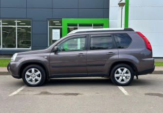 Подержанный автомобиль Nissan X-Trail 2008 года (8 фото)
