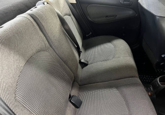 Подержанный автомобиль Peugeot 206 Sedan 2008 года (10 фото)
