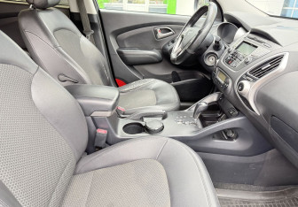 Подержанный автомобиль Hyundai ix35 2012 года (10 фото)