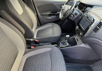 Подержанный автомобиль Renault Kaptur 2016 года (10 фото)