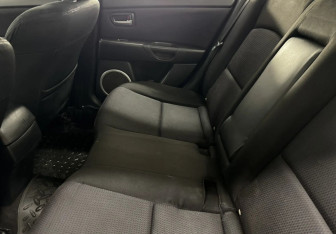 Подержанный автомобиль Mazda 3 Sedan 2007 года (13 фото)