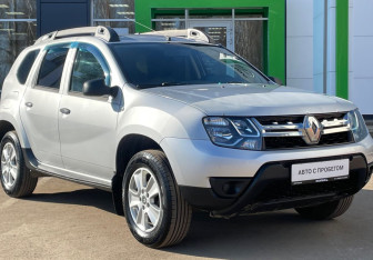 Подержанный автомобиль Renault Duster 2016 года (3 фото)