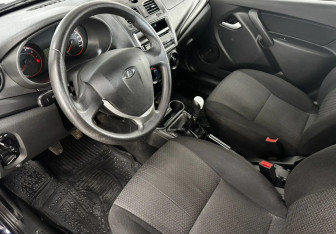 Подержанный автомобиль LADA (ВАЗ) Kalina Hatchback 2015 года (10 фото)