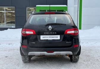 Подержанный автомобиль Renault Koleos 2009 года (6 фото)