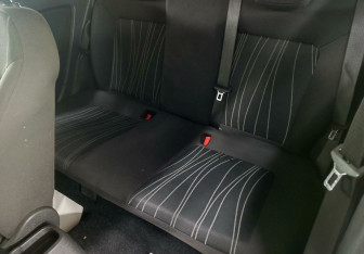 Подержанный автомобиль Opel Corsa 2010 года (13 фото)