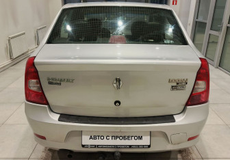 Подержанный автомобиль Renault Logan Sedan 2013 года (7 фото)