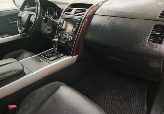 Подержанный автомобиль Mazda CX-9 2012 года (14 фото)