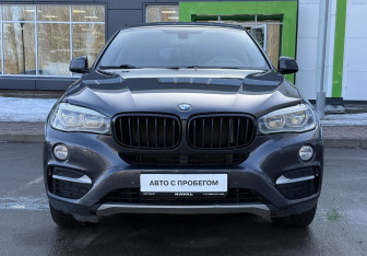 Подержанный автомобиль BMW X6 2016 года (2 фото)