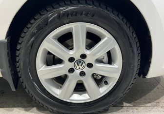 Подержанный автомобиль Volkswagen Polo Sedan 2013 года (11 фото)