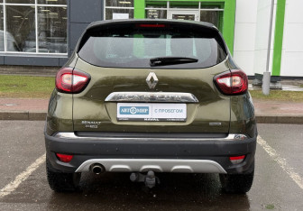 Подержанный автомобиль Renault Kaptur 2016 года (6 фото)