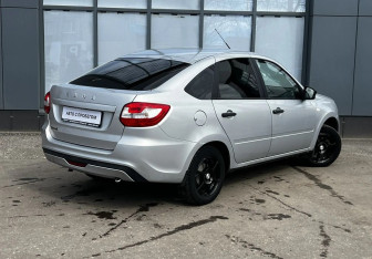Подержанный автомобиль LADA (ВАЗ) Granta Liftback 2019 года (4 фото)