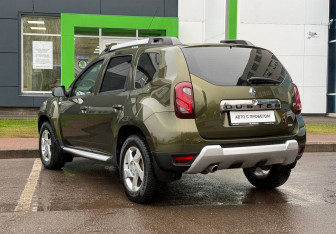 Подержанный автомобиль Renault Duster 2017 года (6 фото)