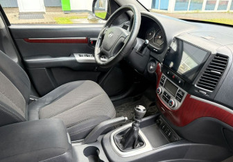 Подержанный автомобиль Hyundai Santa Fe 2009 года (10 фото)