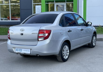 Подержанный автомобиль LADA (ВАЗ) Granta Sedan 2018 года (5 фото)