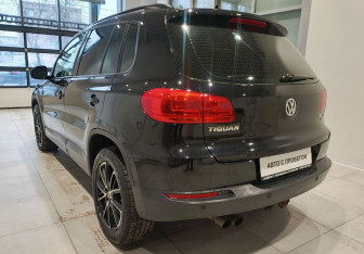 Подержанный автомобиль Volkswagen Tiguan 2013 года (10 фото)