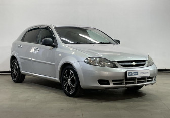 Подержанный автомобиль Chevrolet Lacetti Hatchback 2012 года (3 фото)
