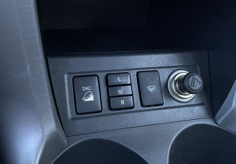 Подержанный автомобиль Toyota RAV4 2006 года (15 фото)