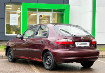 Подержанный автомобиль ЗАЗ Chance Hatchback 2011 года (7 фото)