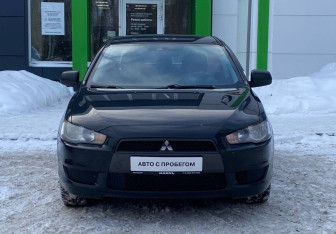 Подержанный автомобиль Mitsubishi Lancer Sedan 2010 года (2 фото)
