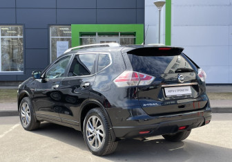 Подержанный автомобиль Nissan X-Trail 2015 года (7 фото)
