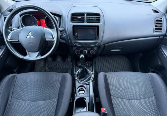 Подержанный автомобиль Mitsubishi ASX 2014 года (9 фото)