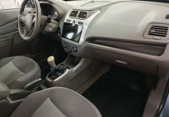 Подержанный автомобиль Chevrolet Cobalt Sedan 2013 года (12 фото)